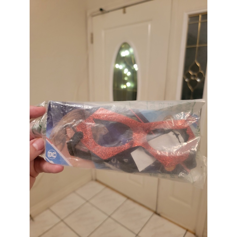 Supergirl mask DC Comics